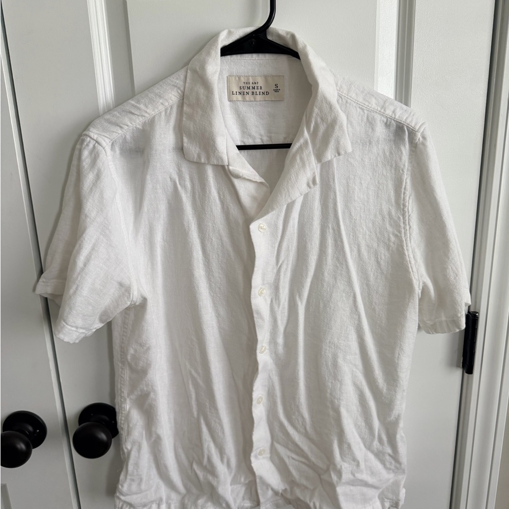 Abercrombie & Fitch White Short-Sleeve Button-Down Shirt